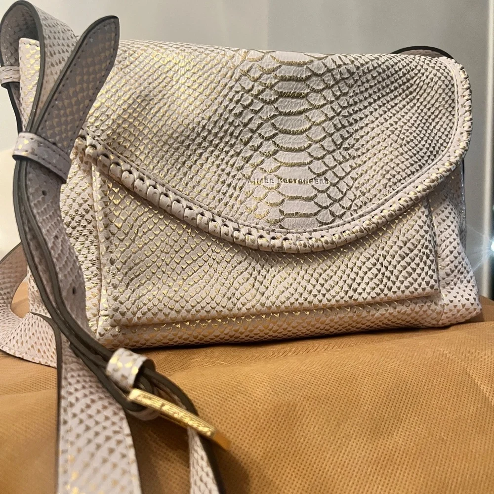 Aimee Kestenberg LEATHER Al For Love Pebble  Crossbody, white and Gold Purse
